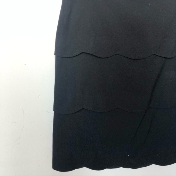 Adrienne Vittadini Black Scalloped Tiered Mini Skirt Size 10 - Picture 2 of 6